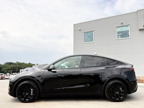 Used 2023 Tesla Model Y Long Range AWD/4WD image 11