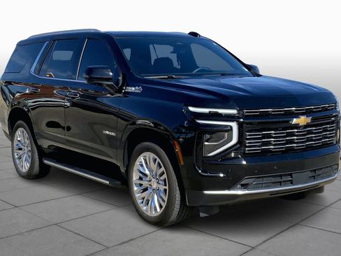 Used 2025 Chevrolet Tahoe High Country w/ Sun And Tow Package image 3