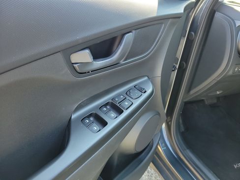 Used 2021 Hyundai Kona SEL Plus w/ Cargo Package FWD image 18
