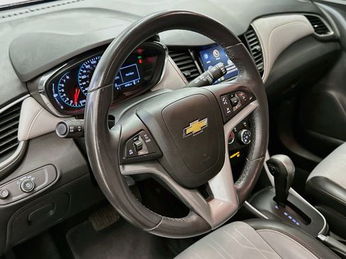Used 2022 Chevrolet Trax LT w/ Driver Confidence Package AWD/4WD image 18