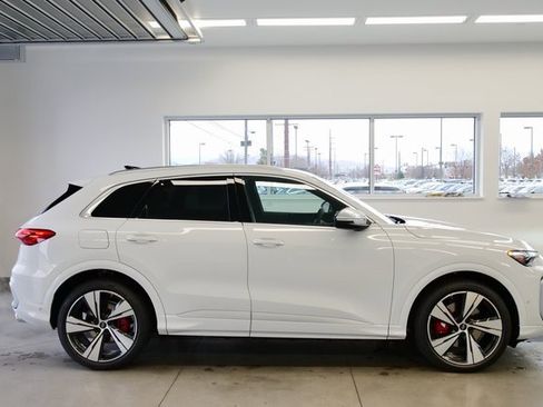 New 2025 Audi SQ5 Premium Plus image 7