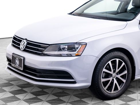 Used 2017 Volkswagen Jetta SE FWD image 30
