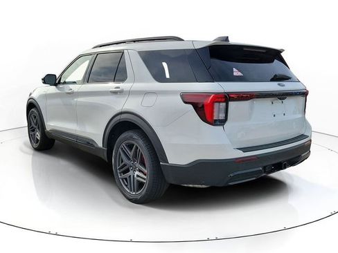 New 2026 Ford Explorer ST-Line w/ ST-Line Street Pack image 4