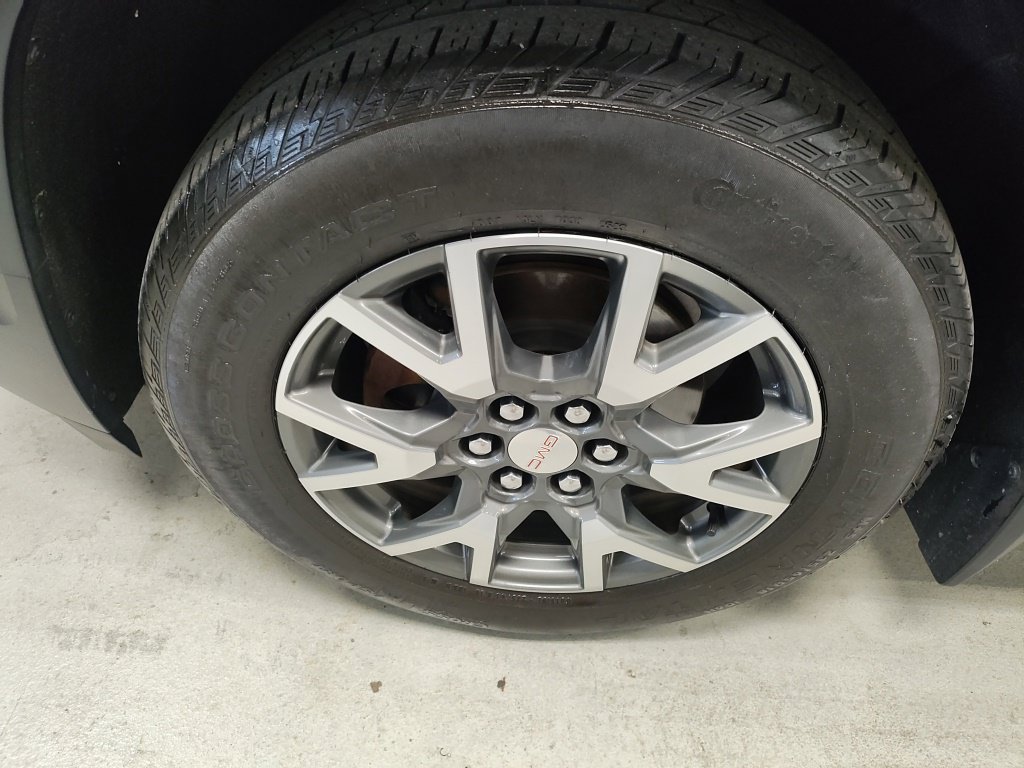 Used 2020 GMC Acadia SLE w/ Driver Convenience Package FWD image 18