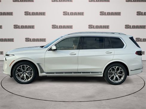 New 2026 BMW X7 xDrive40i w/ Premium Package image 2
