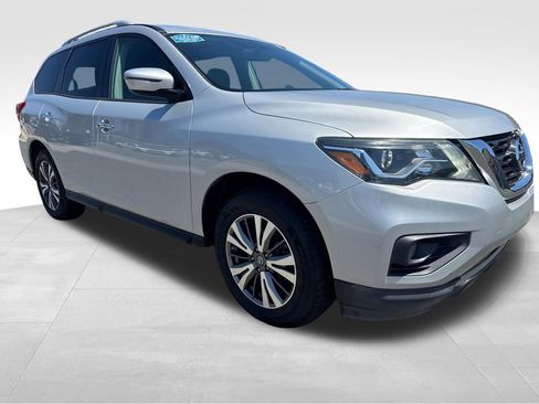 Used 2017 Nissan Pathfinder SV FWD image 8