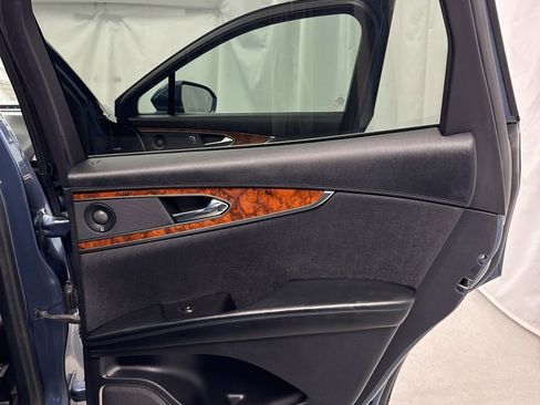 Used 2019 Lincoln Nautilus Reserve image 43