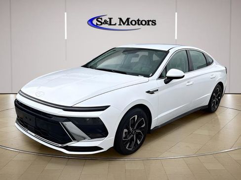 Used 2025 Hyundai Sonata SEL FWD image 3