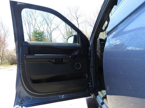 Used 2020 Ford Expedition XL AWD/4WD image 9