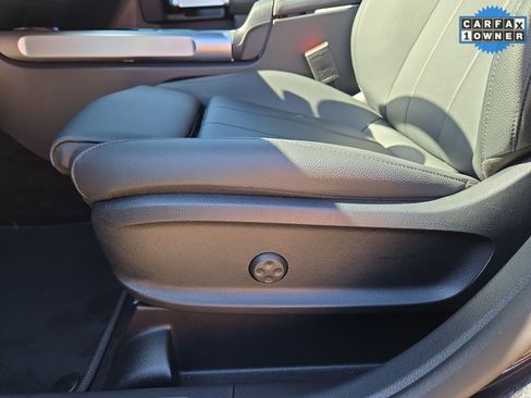 Certified 2024 Mercedes-Benz GLB 250 image 17