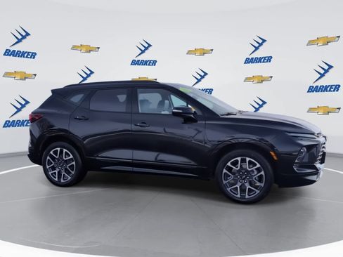 Used 2025 Chevrolet Blazer RS image 2