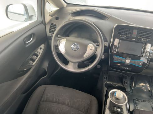 Used 2016 Nissan Leaf SV image 25