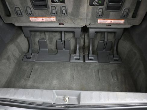 Used 2018 Toyota Sienna LE w/ Carpet Mat Package FWD image 52