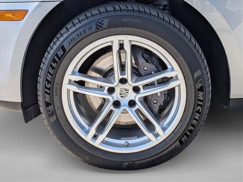 Used 2025 Porsche Macan Turbo image 29