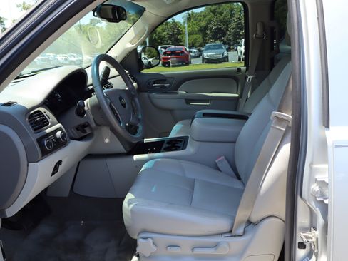 Used 2013 Chevrolet Avalanche LT AWD/4WD image 19