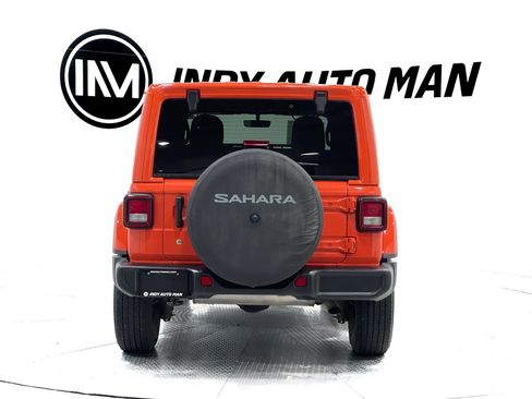 Used 2020 Jeep Wrangler Unlimited Sahara w/ Uconnect 4C Nav & Sound Group AWD/4WD image 5