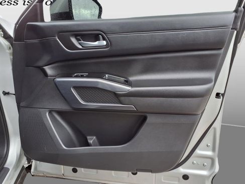 Certified 2023 Nissan Pathfinder SL AWD/4WD image 12
