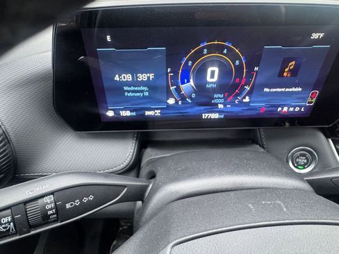 Used 2025 Chevrolet Equinox LT image 41