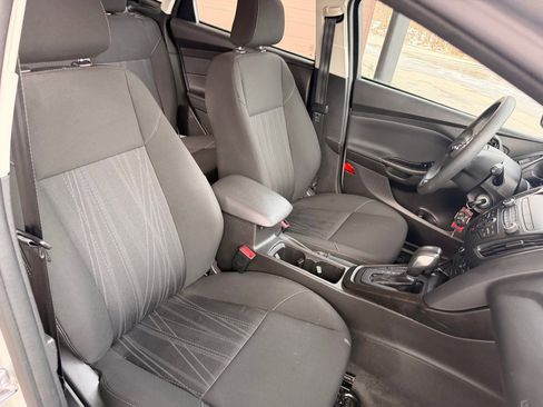 Used 2018 Ford Focus SE image 17