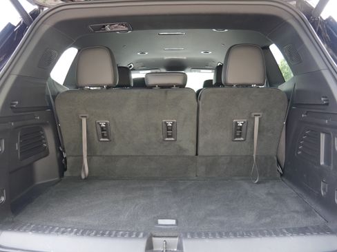 Certified 2026 GMC Acadia Elevation w/ Black Edition AWD/4WD image 6