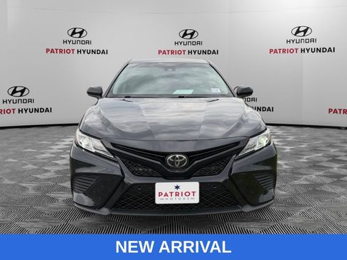 Used 2018 Toyota Camry SE FWD image 8
