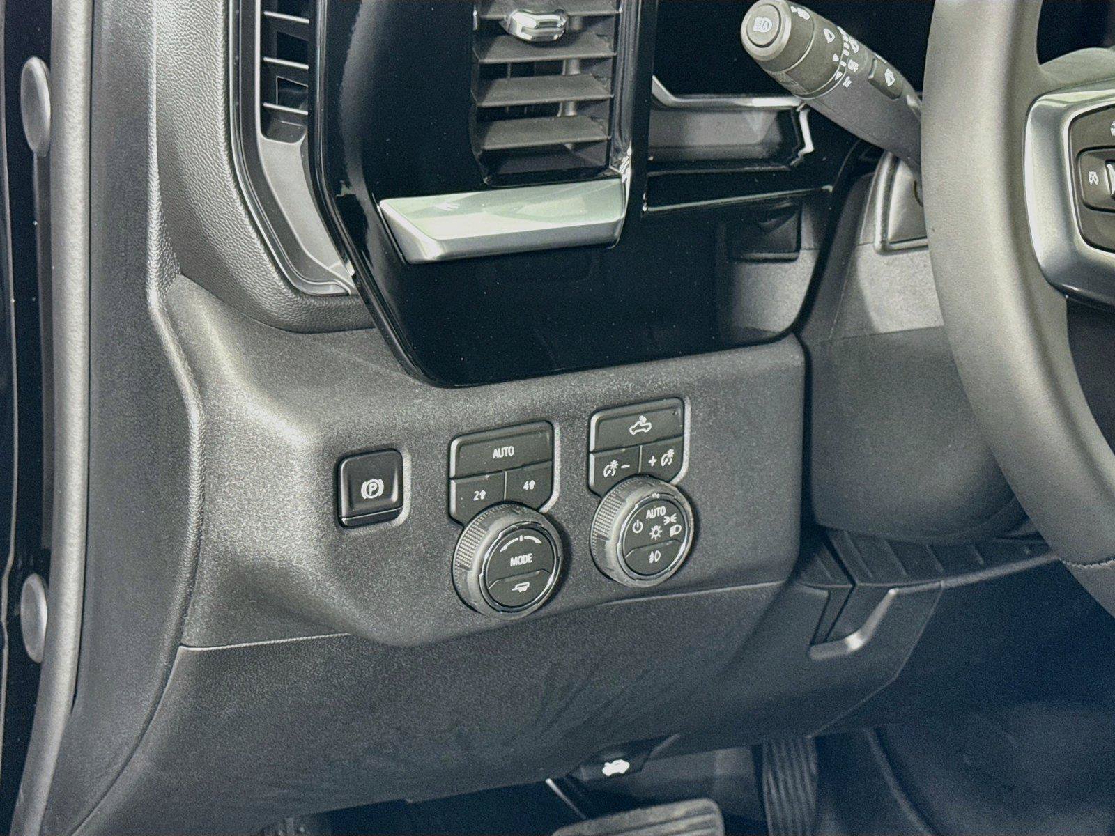 New 2026 Chevrolet Silverado 1500 RST w/ RST Select Package AWD/4WD image 4