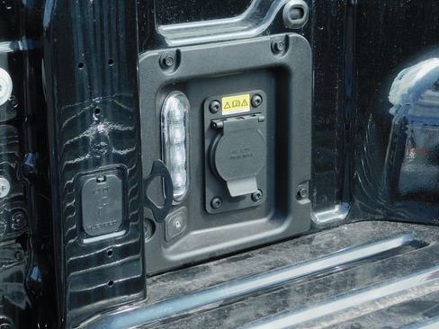 New 2025 Ford Maverick XLT w/ XLT Luxury Package image 12