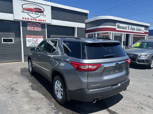 Used 2021 Chevrolet Traverse LT image 8