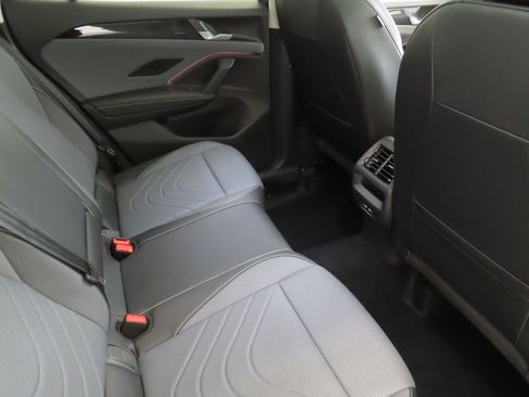 New 2026 Volkswagen Tiguan SE FWD image 25