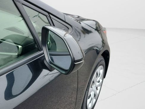 Used 2022 Toyota Corolla LE image 11