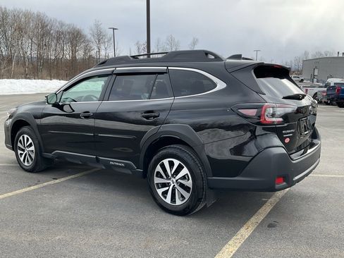 Used 2025 Subaru Outback Premium image 26