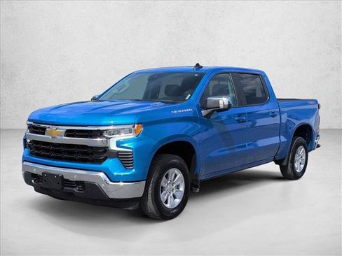 Used 2025 Chevrolet Silverado 1500 LT w/ Safety Package AWD/4WD image 4