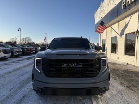 Used 2024 GMC Sierra 1500 Elevation w/ LPO, Elevation Black Package image 2