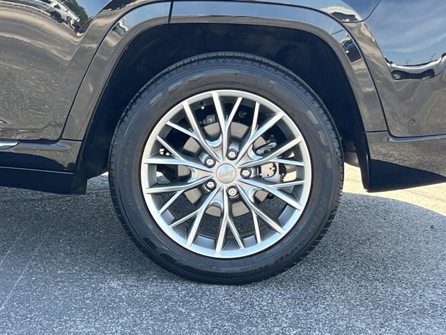 Used 2023 Jeep Grand Cherokee Summit AWD/4WD image 15