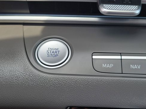 Certified 2025 Hyundai Elantra SEL FWD image 14