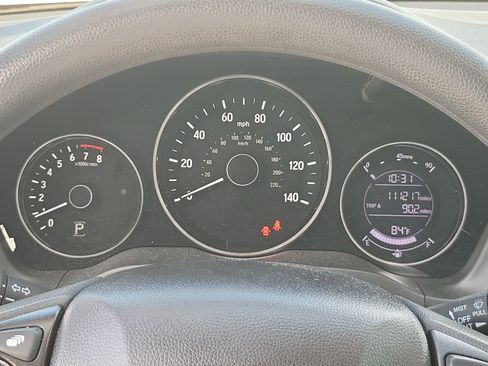 Used 2018 Honda HR-V EX image 11