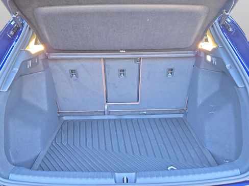 Used 2024 Audi Q4 e-tron Premium image 17