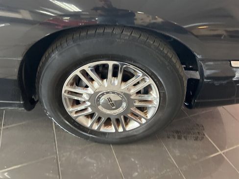 Used 2009 Lincoln Town Car Signature Limited image 26