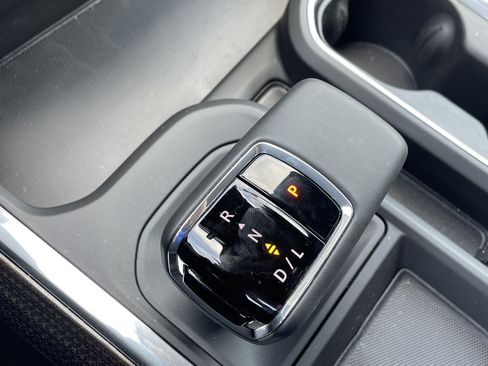 Used 2026 Chevrolet Silverado 1500 LT Trail Boss w/ LT Trail Boss Premium Package AWD/4WD image 15