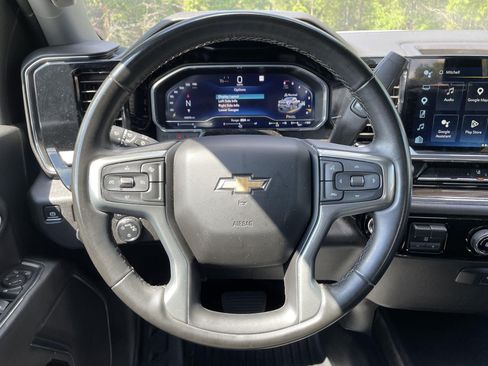 Used 2024 Chevrolet Silverado 2500 LT AWD/4WD image 16