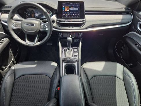 Used 2025 Jeep Compass Latitude w/ Sun & Sound Group AWD/4WD image 24