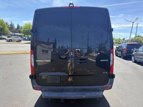 Used 2020 Mercedes-Benz Sprinter 2500 image 4