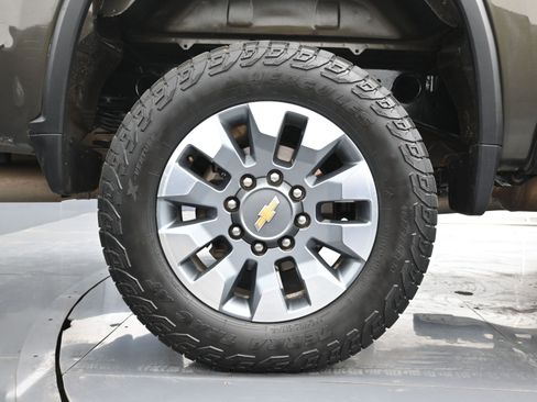 Used 2023 Chevrolet Silverado 2500 Custom w/ Custom Value Package image 22