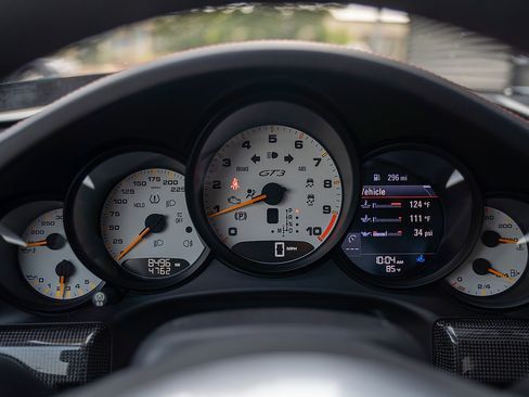 Certified 2015 Porsche 911 GT3 RWD image 7