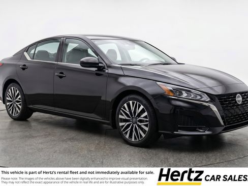 Used 2025 Nissan Altima 2.5 SV FWD image 1