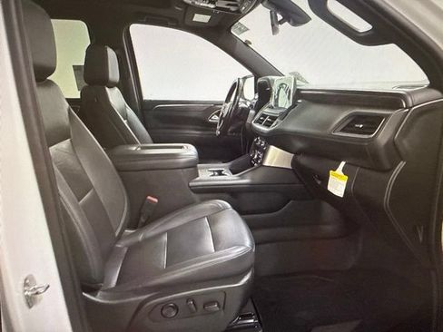 Used 2022 Chevrolet Tahoe LT w/ LT Signature Package RWD image 19