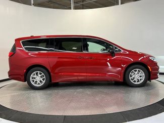 New 2026 Chrysler Pacifica Select video 2
