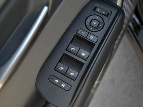 Used 2024 Kia EV9 Light Long Range RWD image 40