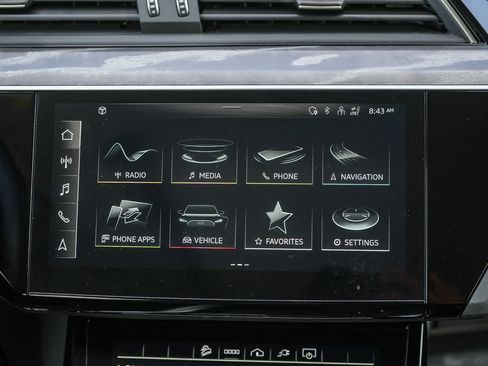 Used 2024 Audi Q8 e-tron Premium AWD/4WD image 19