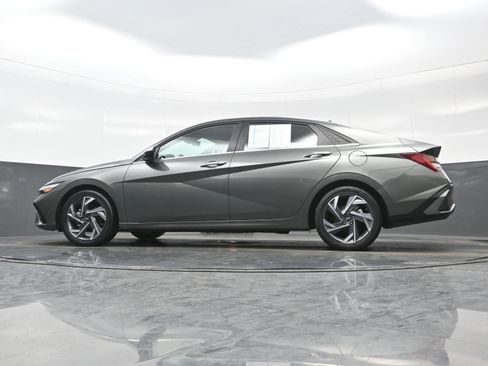 Certified 2025 Hyundai Elantra SEL image 26